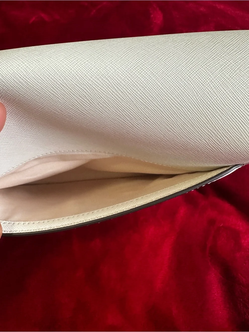 Tory Burch Robinson Convertible Leather Shoulder Bag in New Cream Color